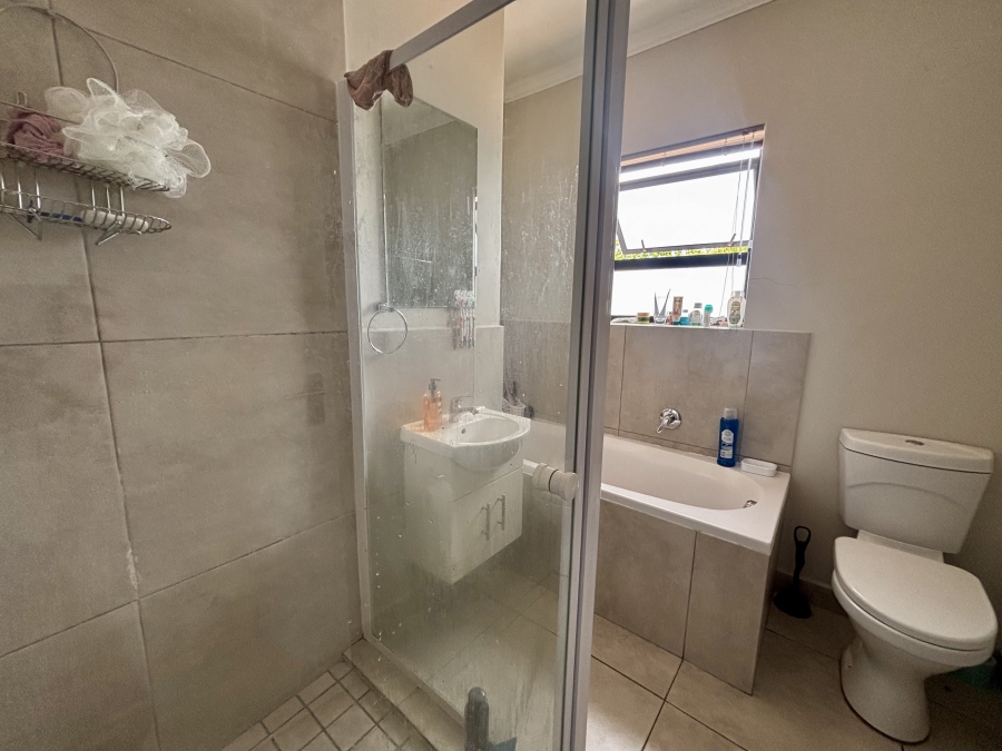 To Let 2 Bedroom Property for Rent in Brackenfell South Western Cape